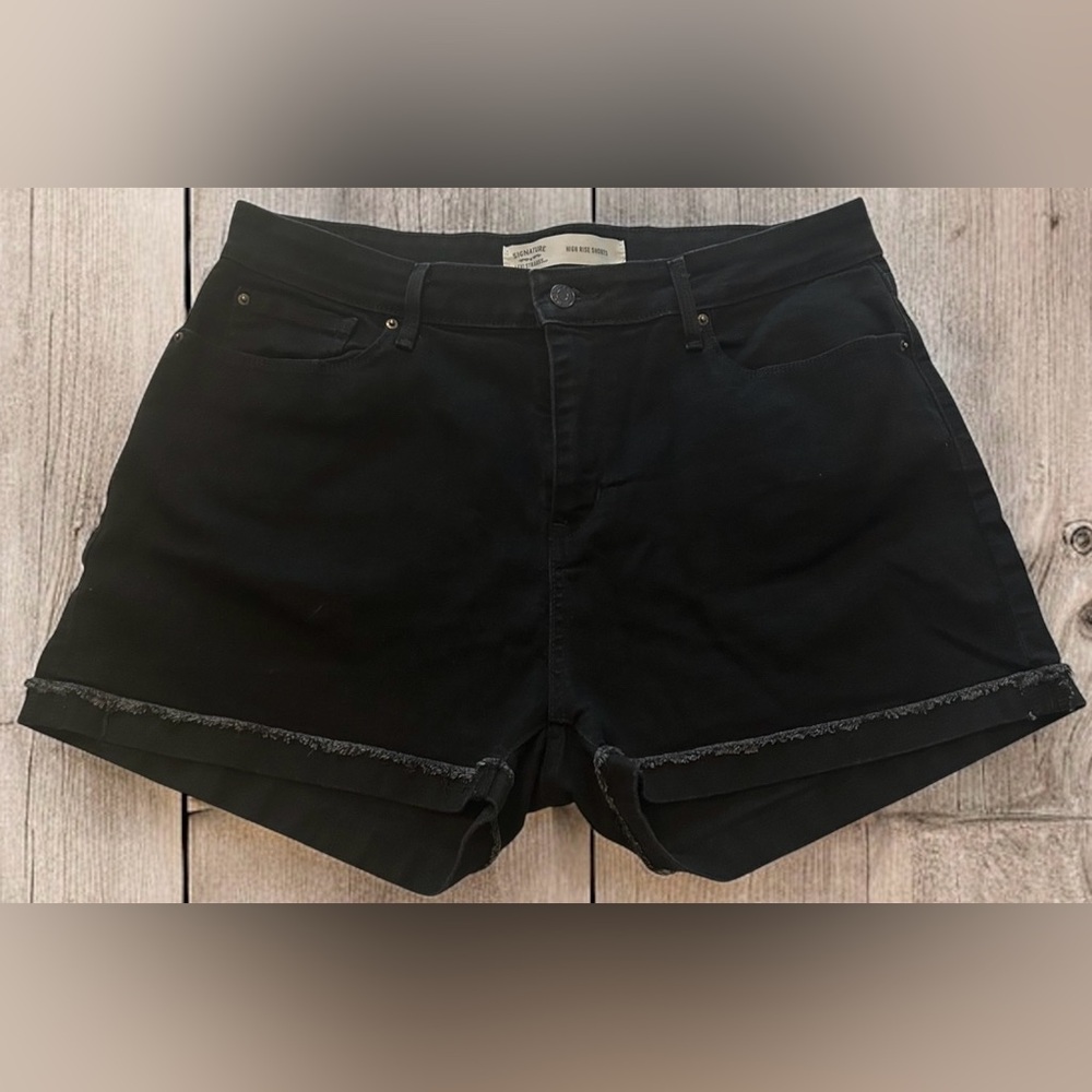 LEVI'S Signature women’s size 16 High Rise Black Denim Rolled Hem Cut Off Shorts